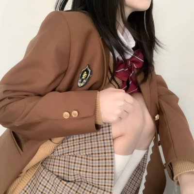 隔壁墓园的男孩